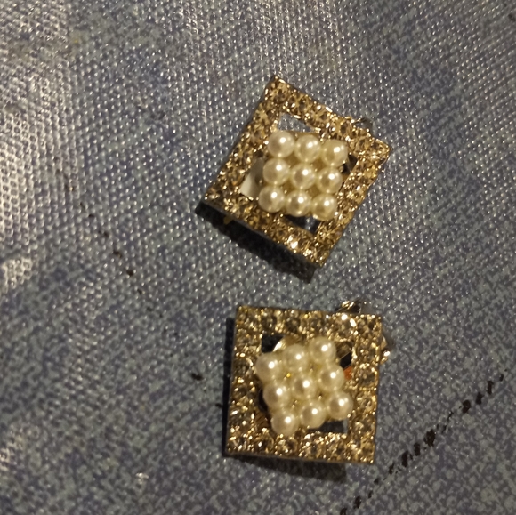 Earring - Picture 8 of 12